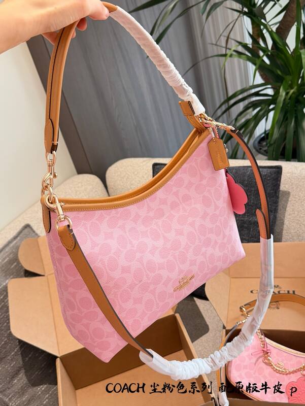 Coach Pink shoulder bag — 1:1 Replica
