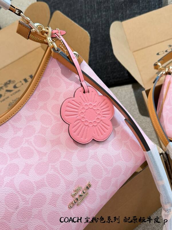 Coach Pink shoulder bag — 1:1 Replica
