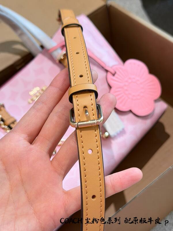 Coach Pink shoulder bag — AAA Quality Replica
