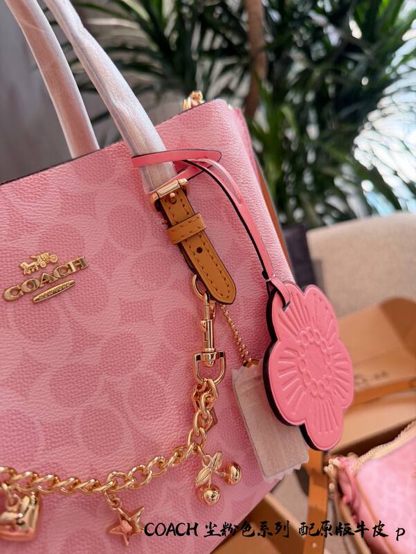 Coach Pink shoulder bag — AAA Quality Replica