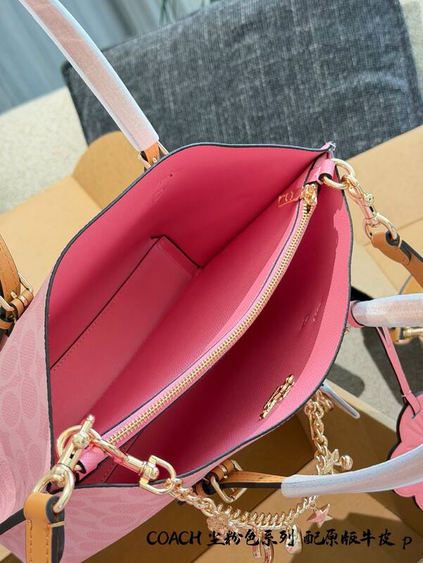 Coach Pink shoulder bag — AAA Quality Replica