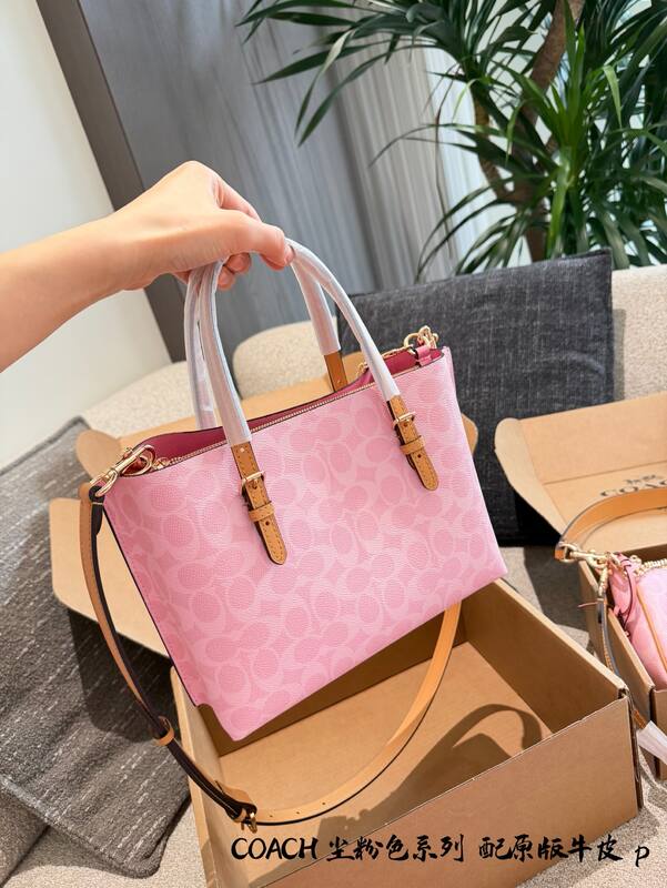 Coach Pink shoulder bag — AAA Quality Replica