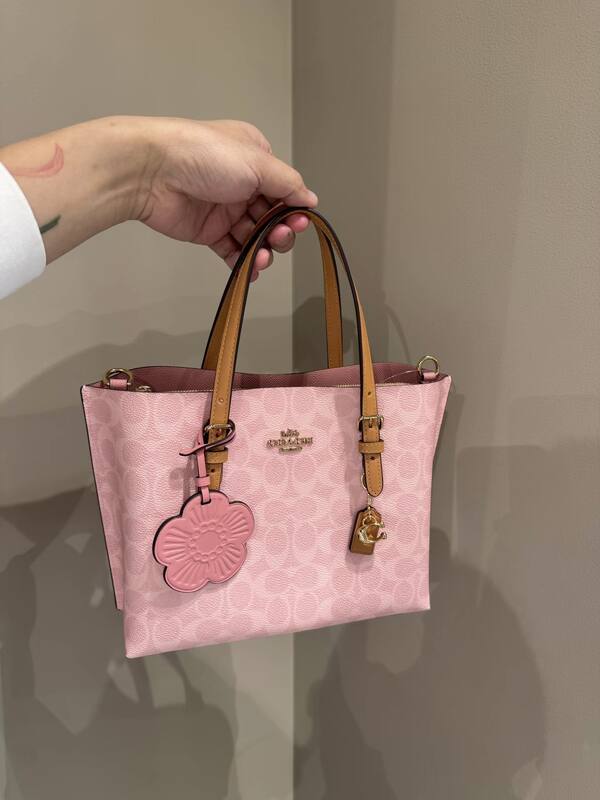 Coach Pink 25x18x10cm shoulder bag — Premium Replica