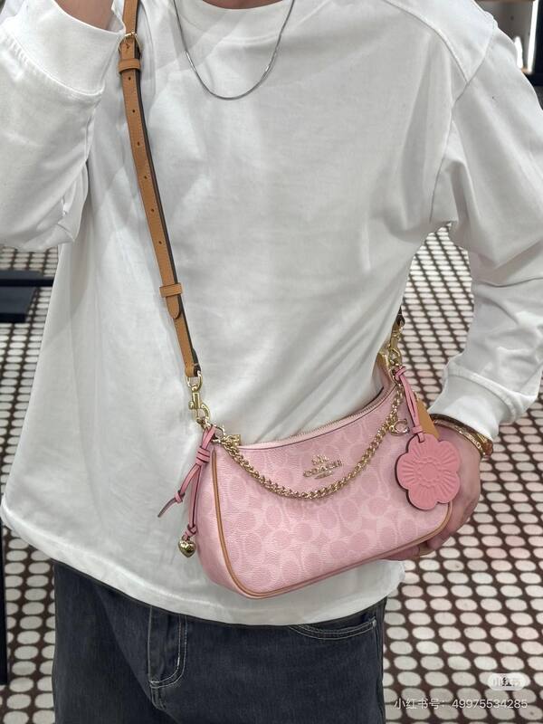 Coach Pink shoulder bag — AAA Quality Replica