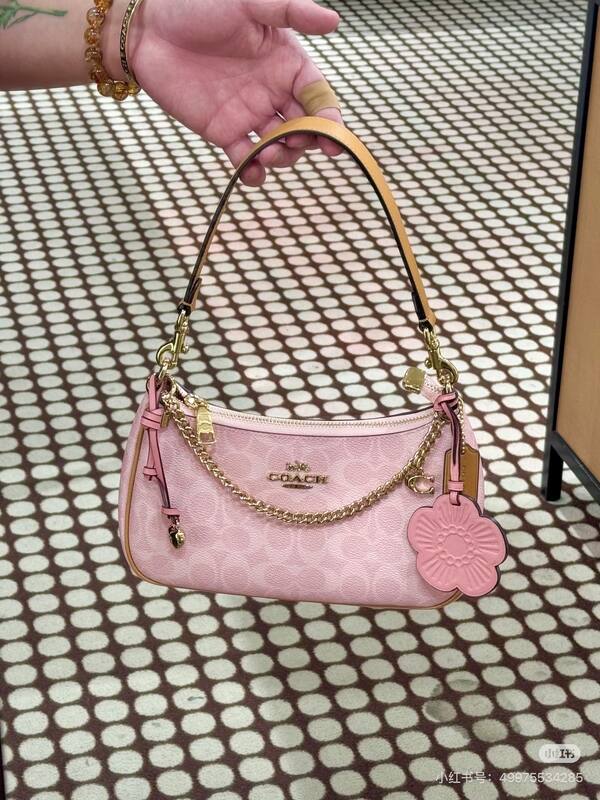 Coach Pink shoulder bag — AAA Quality Replica