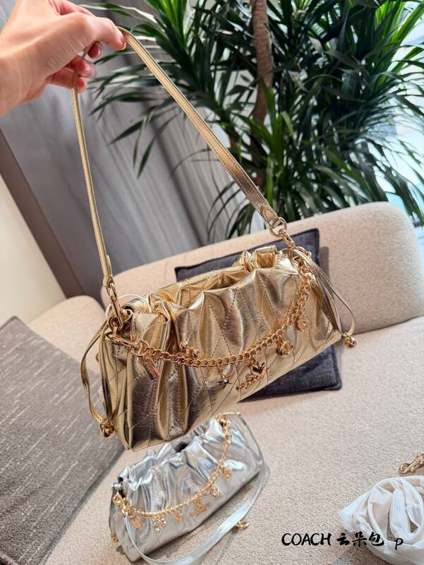 Coach Gold shoulder bag — AAA Quality Replica