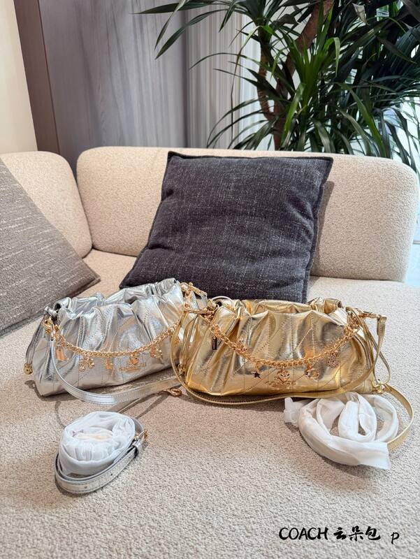 Coach Gold shoulder bag — AAA Quality Replica