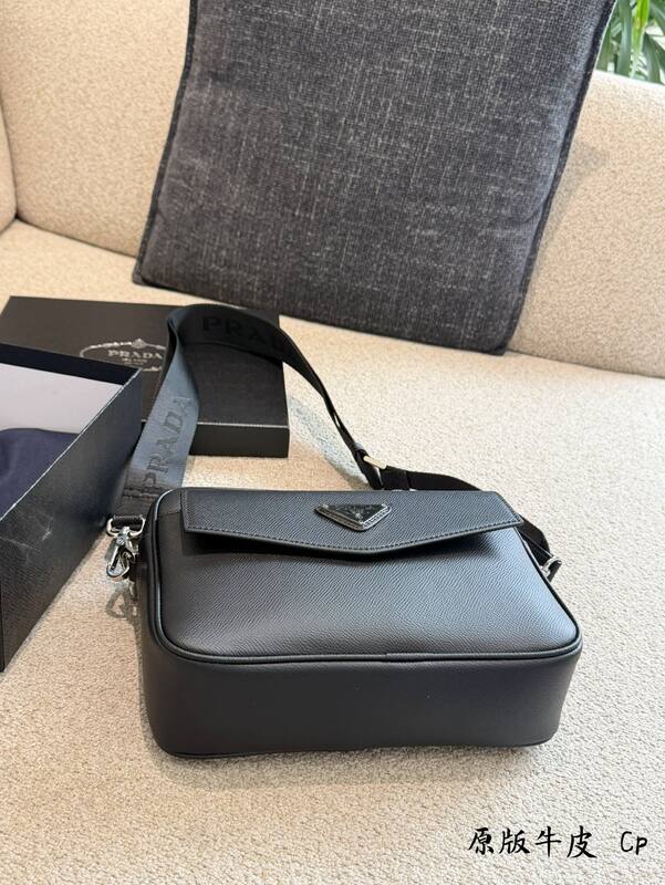 Prada Black shoulder bag — AAA Quality Replica