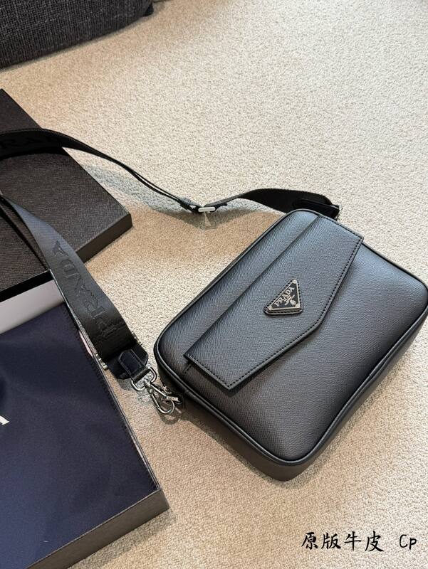Prada Black shoulder bag — AAA Quality Replica