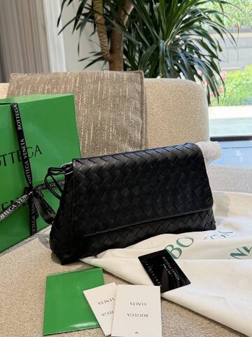 Bottega Veneta Black shoulder bag 1 1 Replica