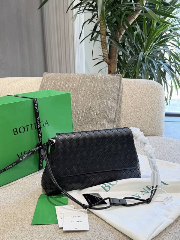 Bottega Veneta Black shoulder bag — 1:1 Replica