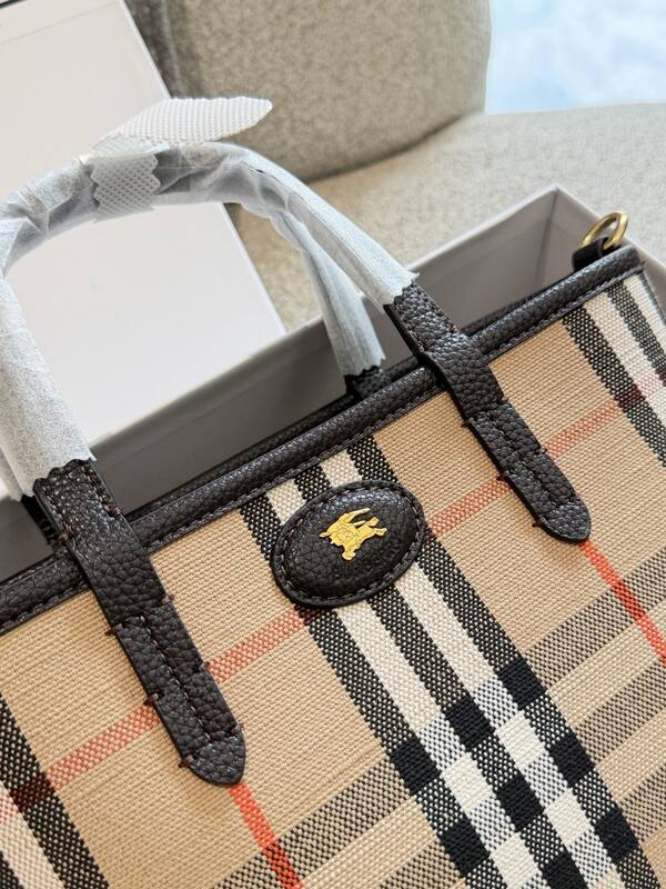Burberry Beige shoulder bag — Top Quality Replica