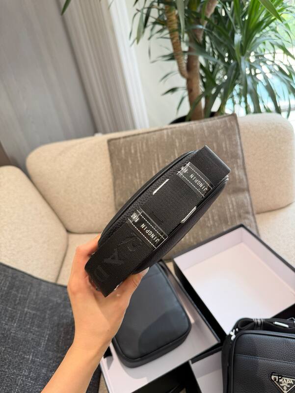 Prada Black 25x18x10cm shoulder bag — 1:1 Replica