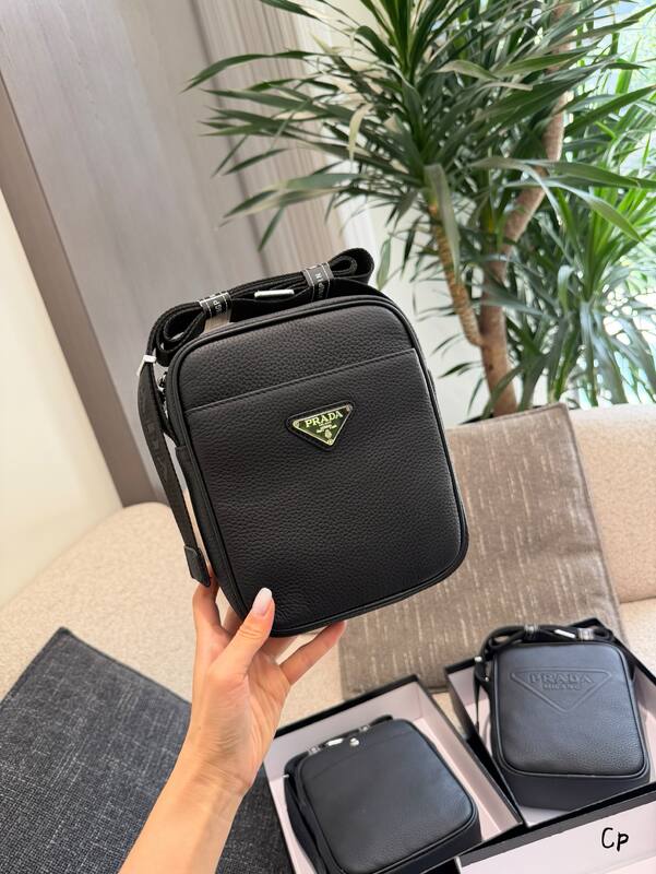 Prada Black 25x18x10cm shoulder bag — 1:1 Replica