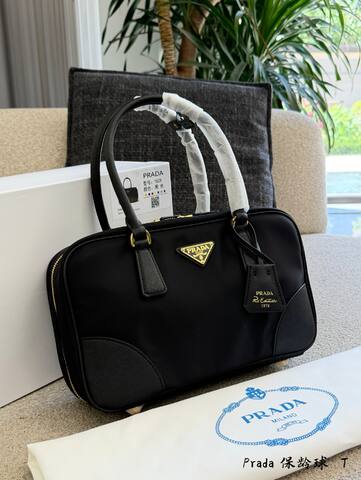 Prada Re-Edition Black 22x17cm shoulder bag Premium Replica