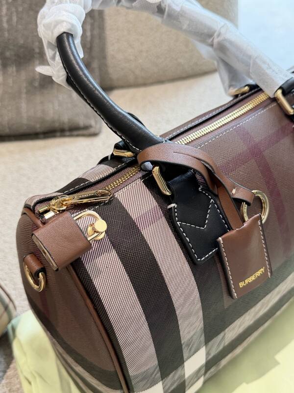 Burberry Brown shoulder bag — 1:1 Replica