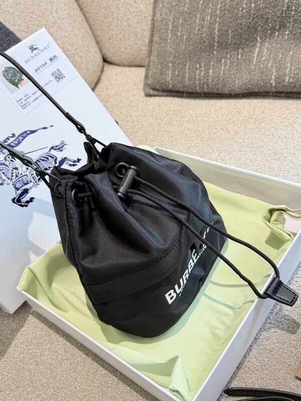 Burberry Black 25x18x10cm shoulder bag — Premium Replica