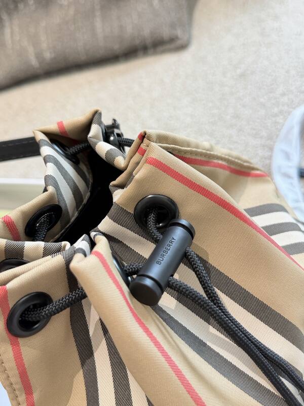 Burberry Black 25x18x10cm shoulder bag — Premium Replica