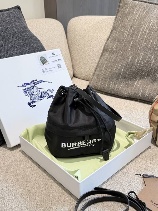 Burberry Black 25x18x10cm shoulder bag — Premium Replica