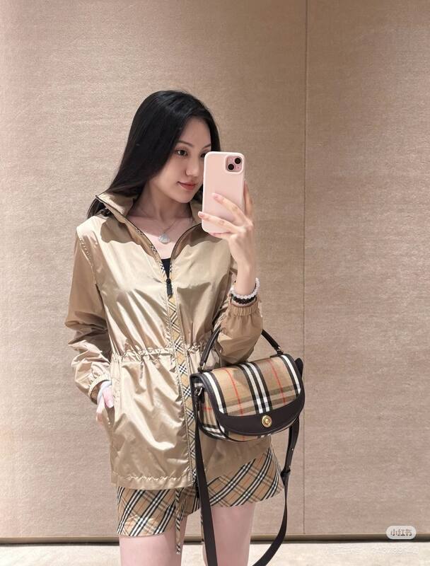Burberry Brown 25x18x10cm shoulder bag — AAA Quality Replica