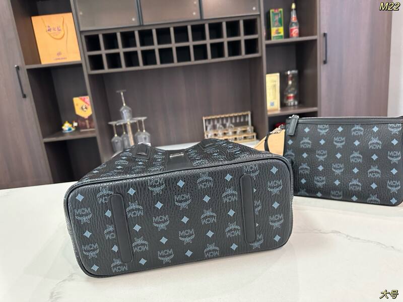 MCM Toni Black Visetos 42x33x16cm tote bag — AAA Quality Replica