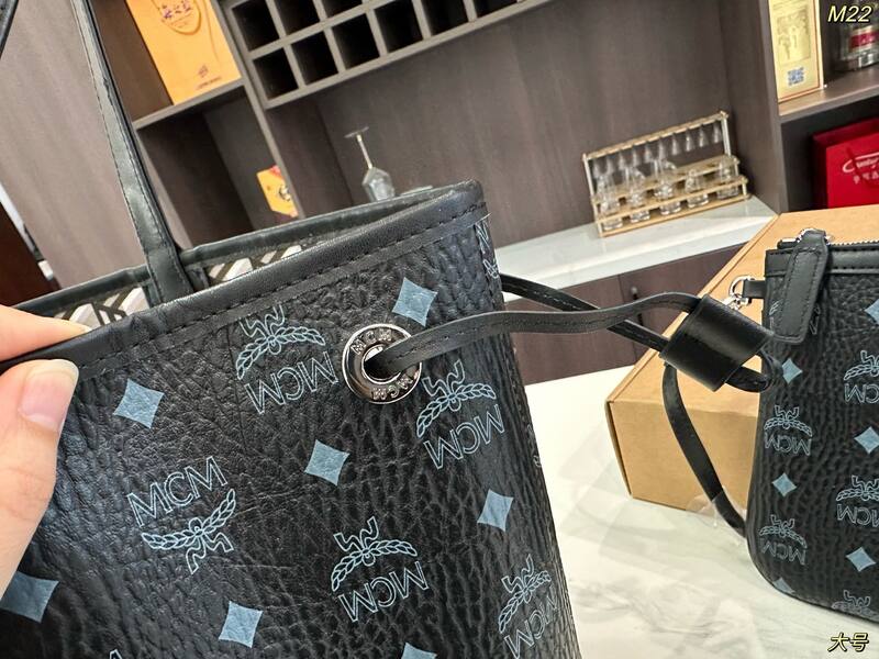 MCM Toni Black Visetos 42x33x16cm tote bag — AAA Quality Replica