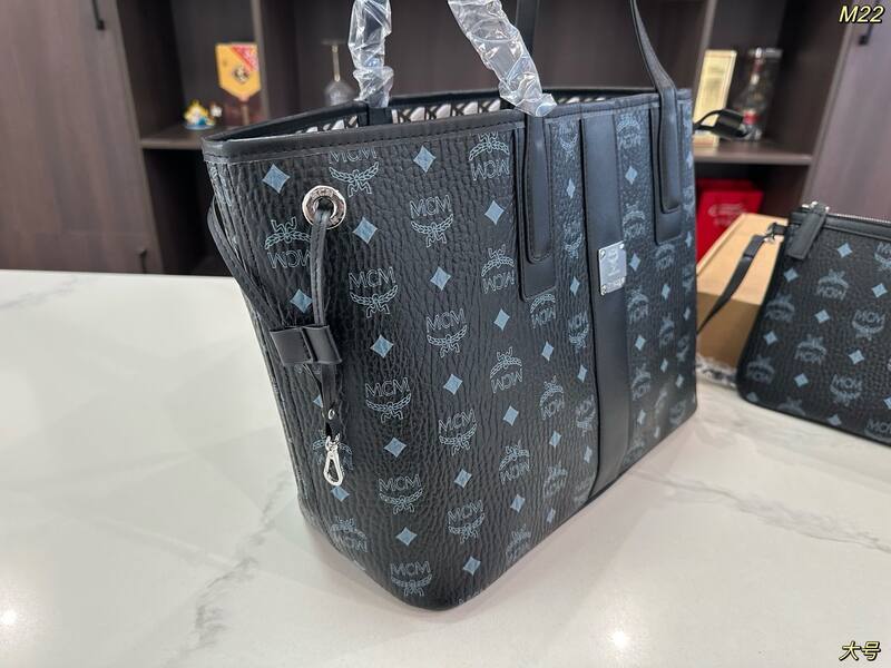 MCM Toni Black Visetos 42x33x16cm tote bag — AAA Quality Replica