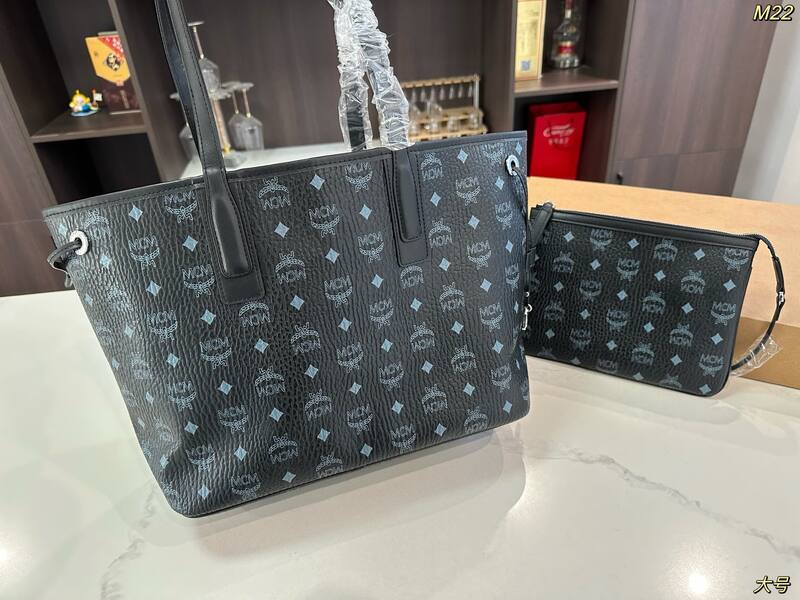 MCM Toni Black Visetos 42x33x16cm tote bag — AAA Quality Replica