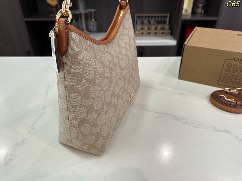 Coach Brown shoulder bag — Top Quality Replica