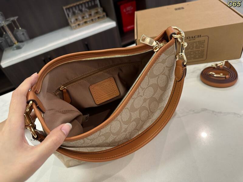 Coach Brown shoulder bag — Top Quality Replica