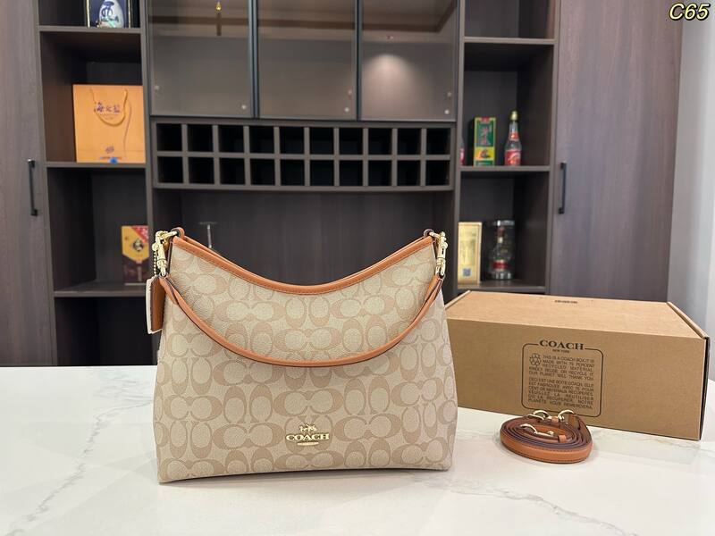Coach Monogram shoulder bag — AAA Quality Replica