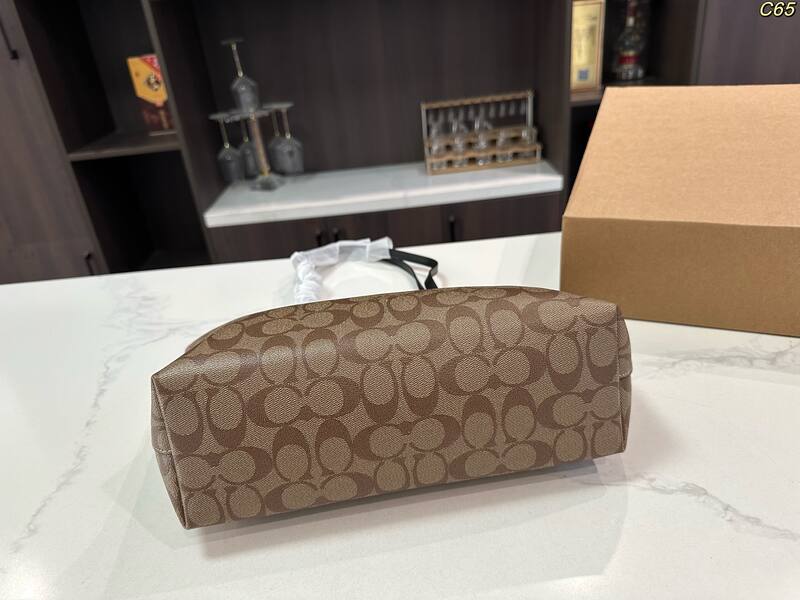 Coach Monogram shoulder bag — 1:1 Replica