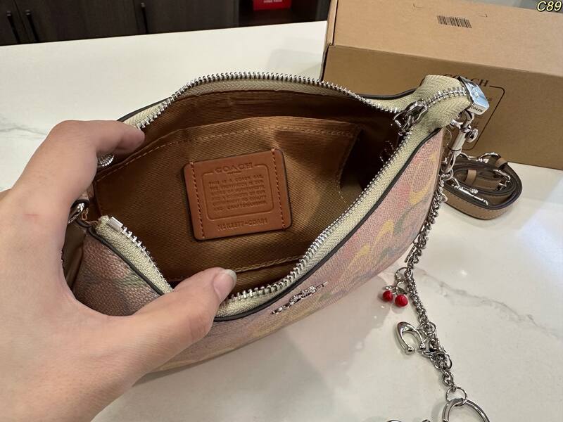 Coach Monogram shoulder bag — AAA Quality Replica