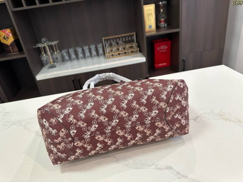 Coach shoulder bag — AAA Quality Replica