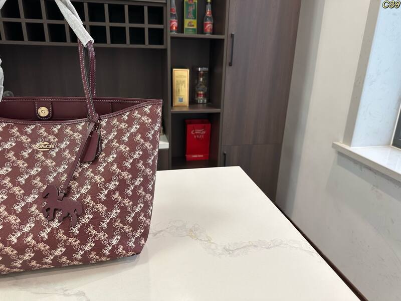Coach shoulder bag — AAA Quality Replica