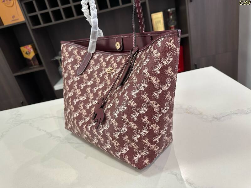 Coach shoulder bag — AAA Quality Replica