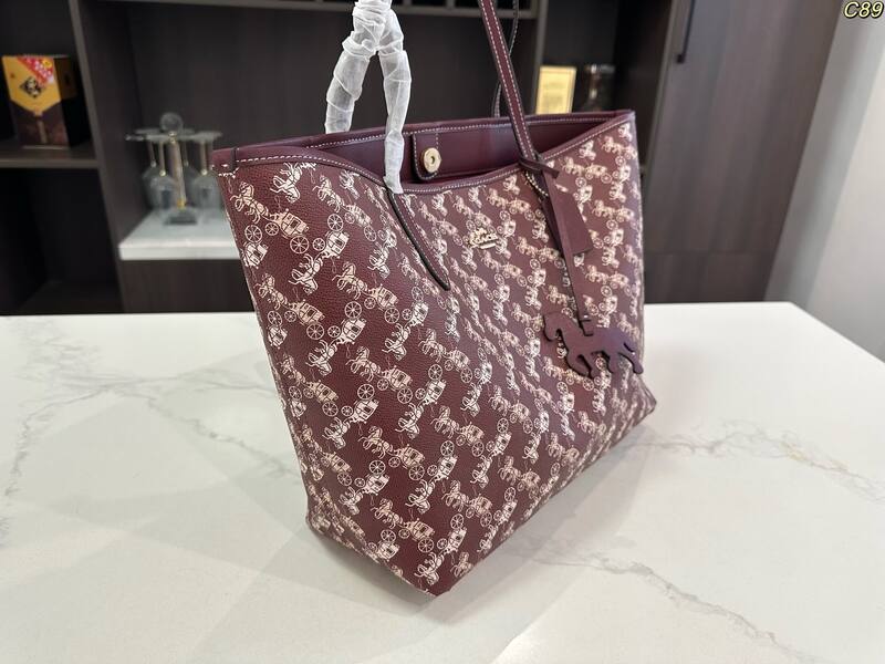 Coach shoulder bag — AAA Quality Replica