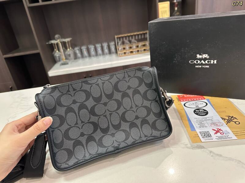 Coach Black shoulder bag — AAA Quality Replica