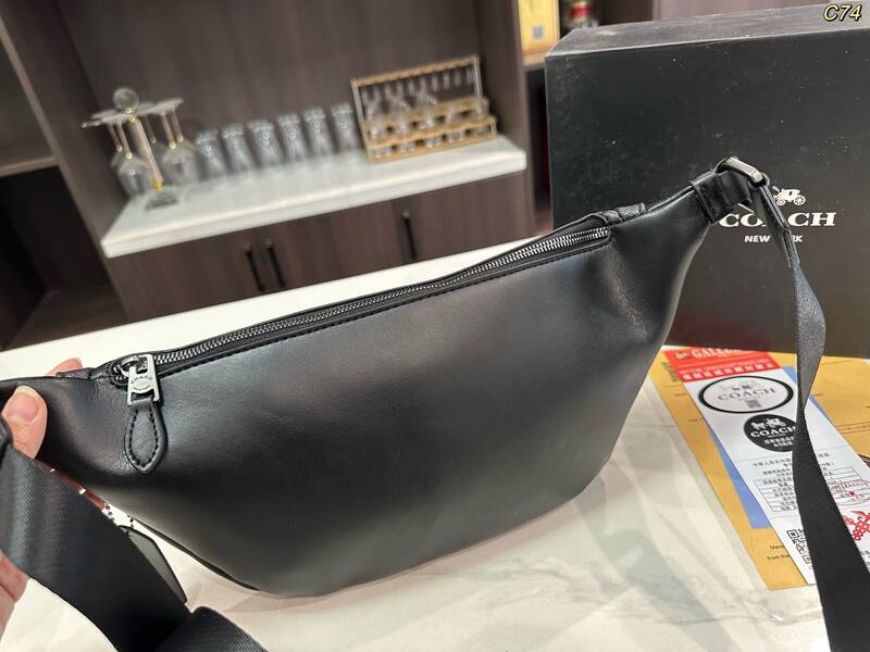 Coach Black shoulder bag — Top Quality Replica