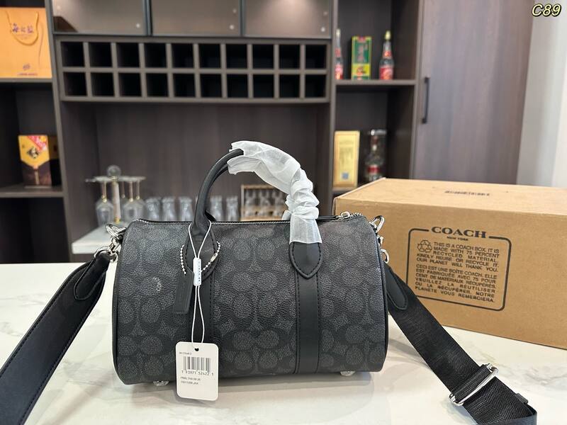 Coach Black shoulder bag — Premium Replica