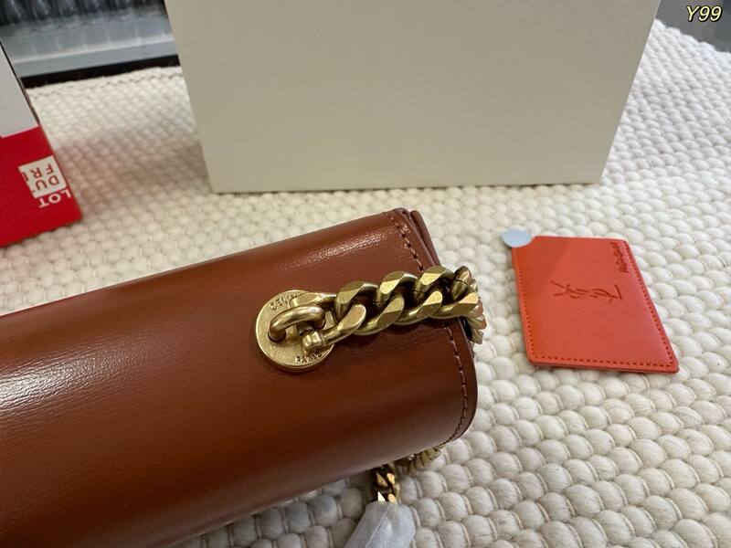Celine Triomphe Caramel brown leather shoulder bag — Top Quality Replica