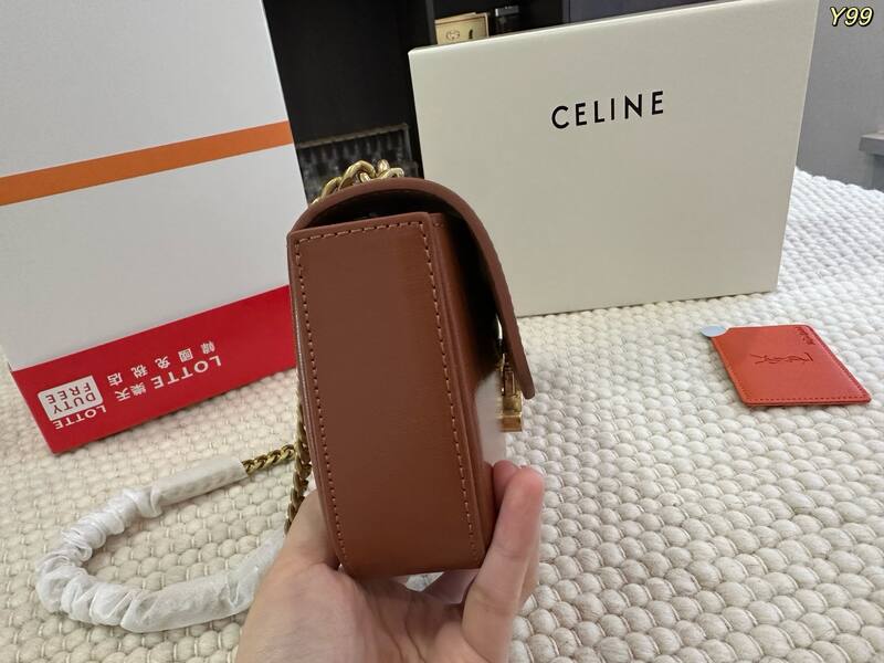 Celine Triomphe Caramel brown leather shoulder bag — Top Quality Replica
