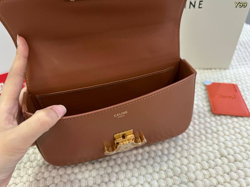 Celine Triomphe Caramel brown leather shoulder bag — Top Quality Replica