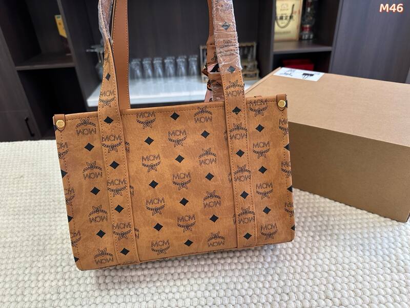 MCM Monogram 25x18x10cm shoulder bag — Premium Replica