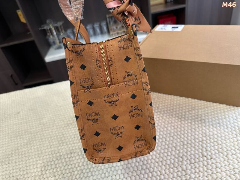 MCM Monogram 25x18x10cm shoulder bag — Premium Replica
