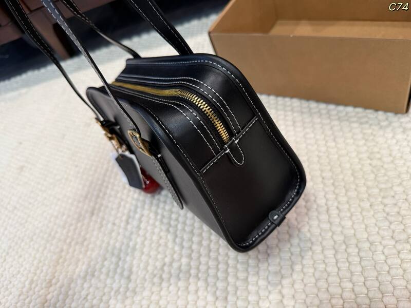 Coach Black shoulder bag — AAA Quality Replica