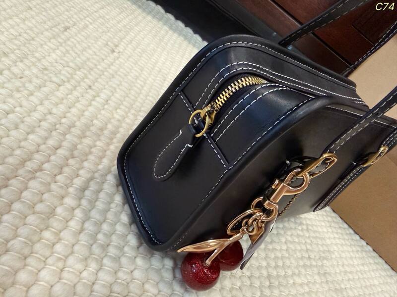 Coach Black shoulder bag — AAA Quality Replica