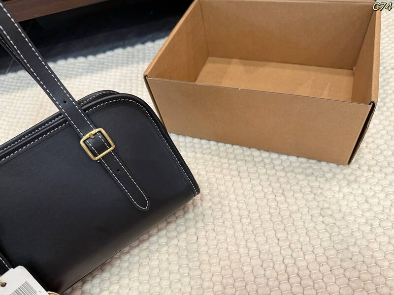 Coach Black shoulder bag — AAA Quality Replica