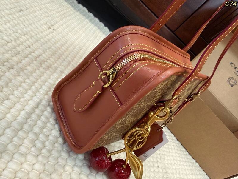 Coach Brown shoulder bag — Premium Replica