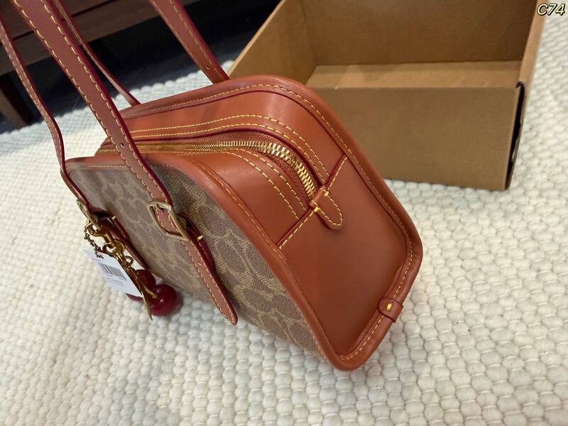 Coach Brown shoulder bag — Premium Replica